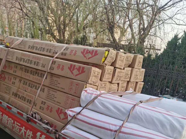 PVC（墻體）保溫護(hù)角滴水線(xiàn)運(yùn)輸現(xiàn)場(chǎng)
